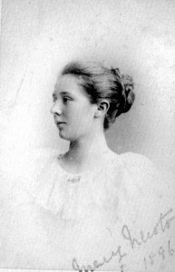 Mary Newton nel 1896; credits: Rutherford’s Nuclear World