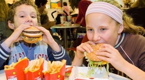 Ecco perché non riusciamo a smettere di mangiare, spiegato da Pavlov